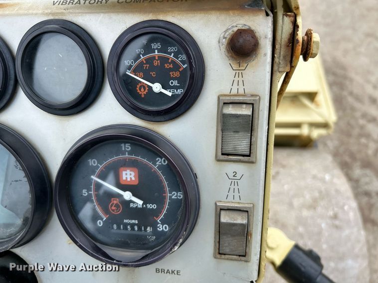 image for item NE9717 1992 Ingersoll Rand DD-65 double drum roller