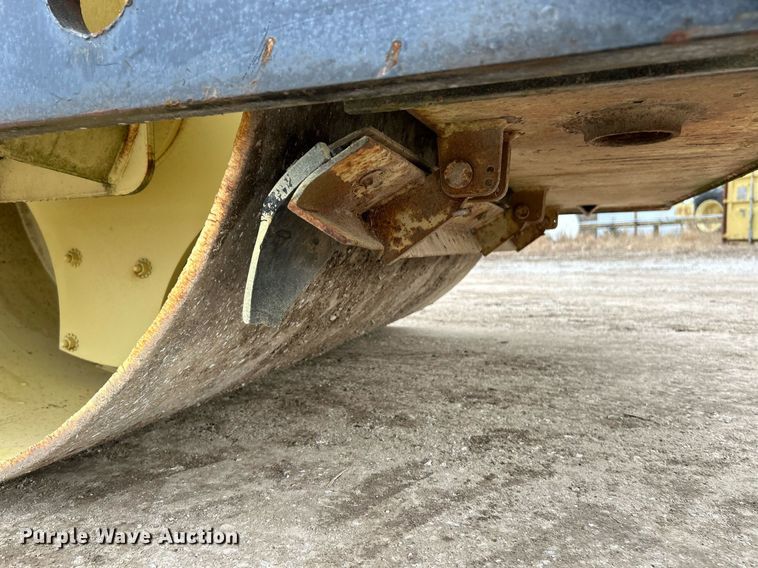 image for item NE9717 1992 Ingersoll Rand DD-65 double drum roller