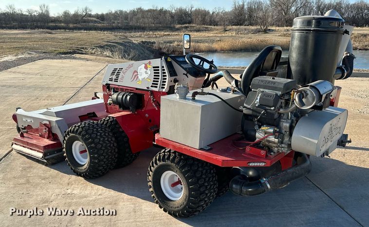 image for item NI9718 Ventrac 4500Z municipal tractor with vacuum