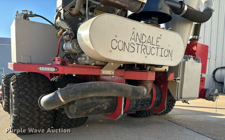 image for item NI9718 Ventrac 4500Z municipal tractor with vacuum