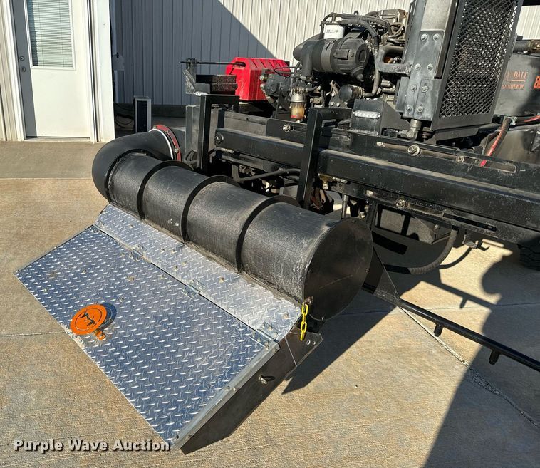 image for item NI9719 2018 Blastcrete DA-350 seal coat applicator