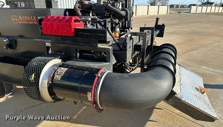 image for item NI9719 2018 Blastcrete DA-350 seal coat applicator