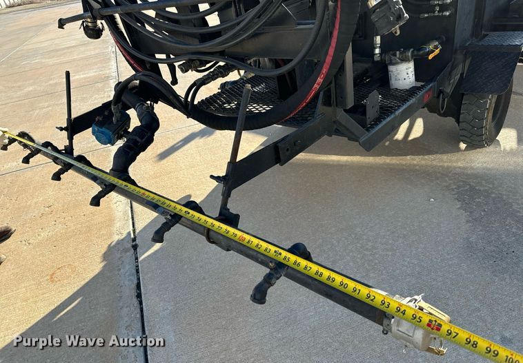 image for item NI9719 2018 Blastcrete DA-350 seal coat applicator