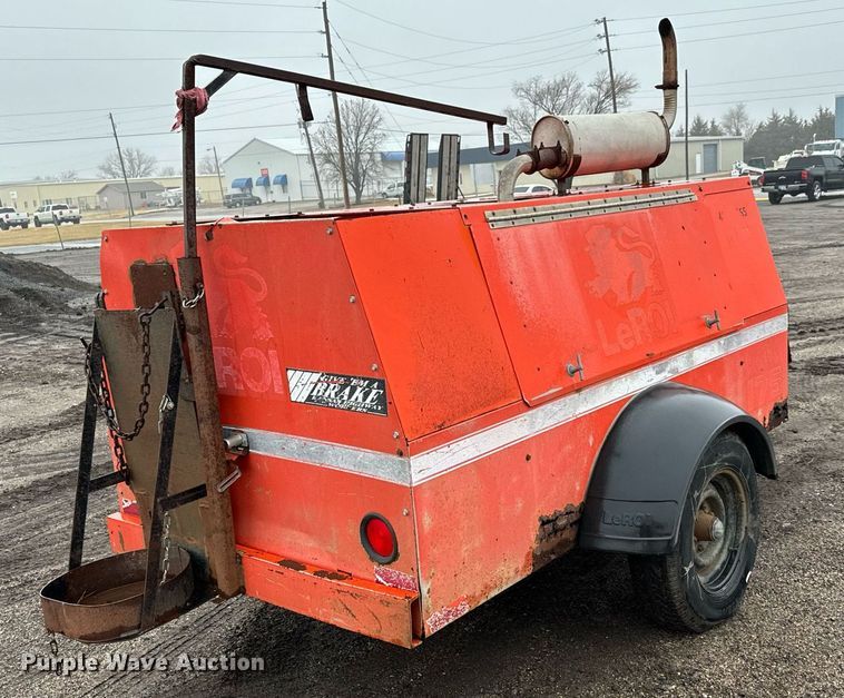 image for item NI9740 1995 LeROI Q175DJ-E air compressor