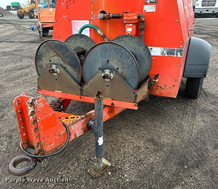 image for item NI9740 1995 LeROI Q175DJ-E air compressor