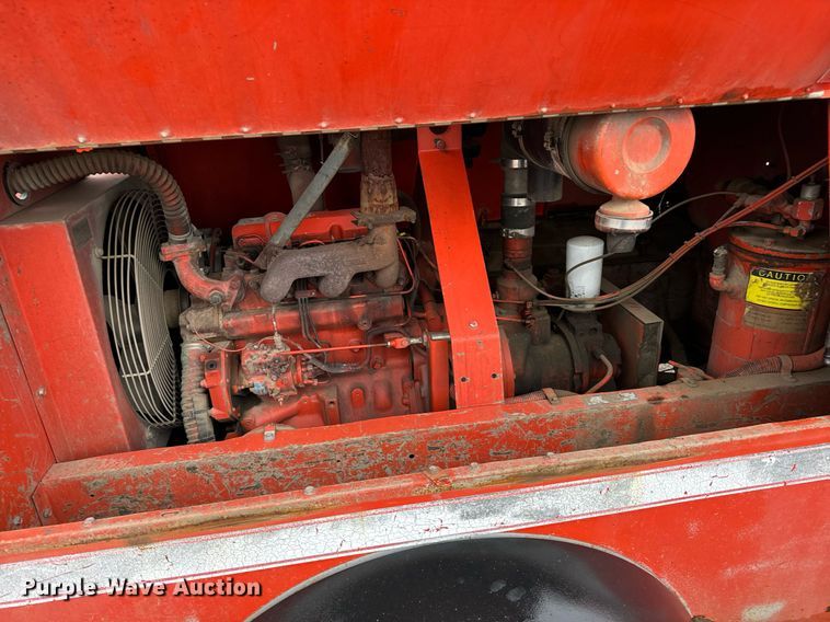 image for item NI9740 1995 LeROI Q175DJ-E air compressor