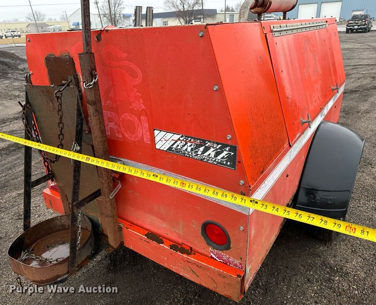 image for item NI9740 1995 LeROI Q175DJ-E air compressor