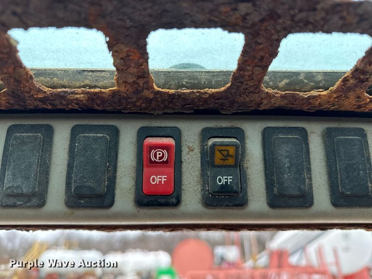 image for item NI9744 2008 Bobcat S205 skid steer loader