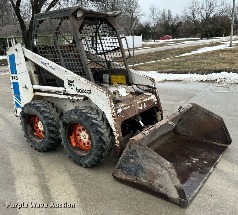 image for item NI9745 1989 Bobcat 743 skid steer loader