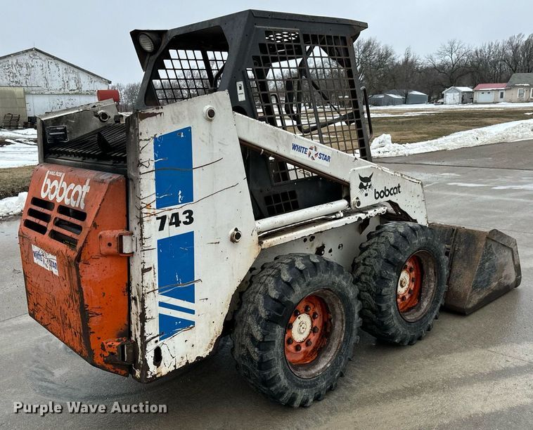image for item NI9745 1989 Bobcat 743 skid steer loader