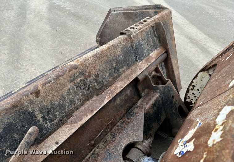 image for item NI9745 1989 Bobcat 743 skid steer loader