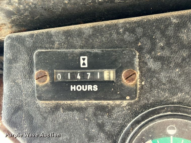 image for item NI9745 1989 Bobcat 743 skid steer loader