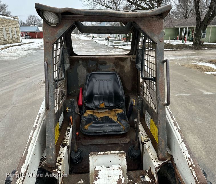 image for item NI9745 1989 Bobcat 743 skid steer loader