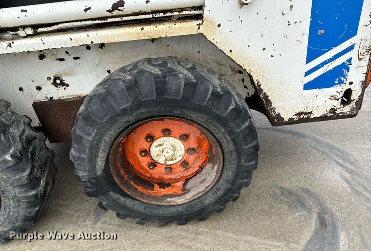 image for item NI9745 1989 Bobcat 743 skid steer loader