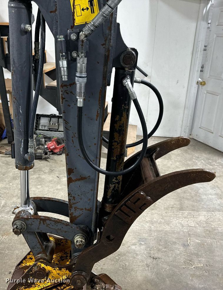 image for item NM9234 2015 IHI 35V4 mini excavator