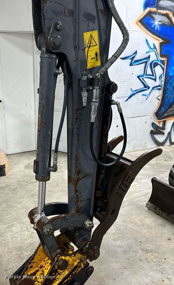 image for item NM9234 2015 IHI 35V4 mini excavator