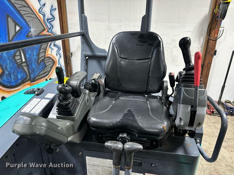 image for item NM9234 2015 IHI 35V4 mini excavator