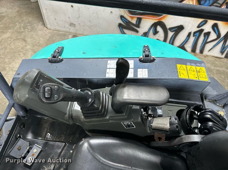 image for item NM9234 2015 IHI 35V4 mini excavator