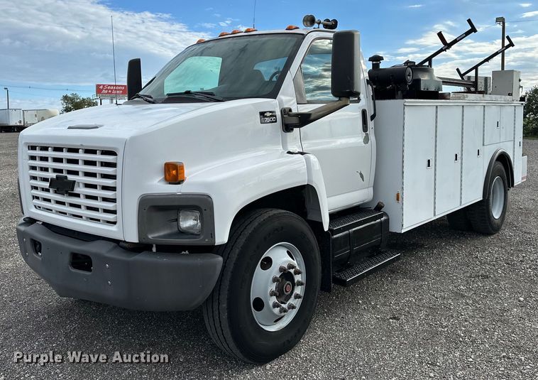 image for item NQ9401 2005 Chevrolet  C7500 utility / service truck