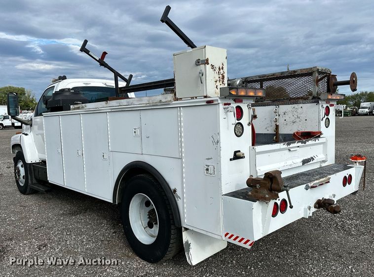 image for item NQ9401 2005 Chevrolet  C7500 utility / service truck
