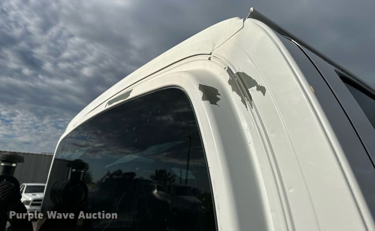 image for item NQ9401 2005 Chevrolet  C7500 utility / service truck