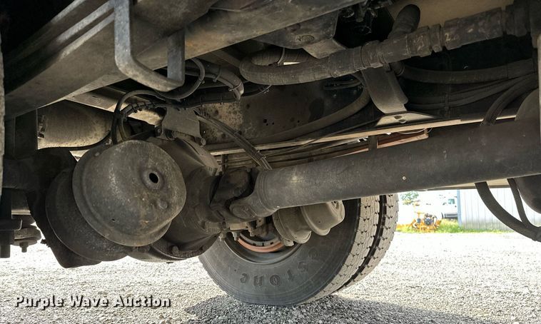 image for item NQ9401 2005 Chevrolet  C7500 utility / service truck