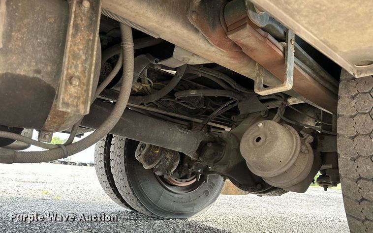 image for item NQ9401 2005 Chevrolet  C7500 utility / service truck