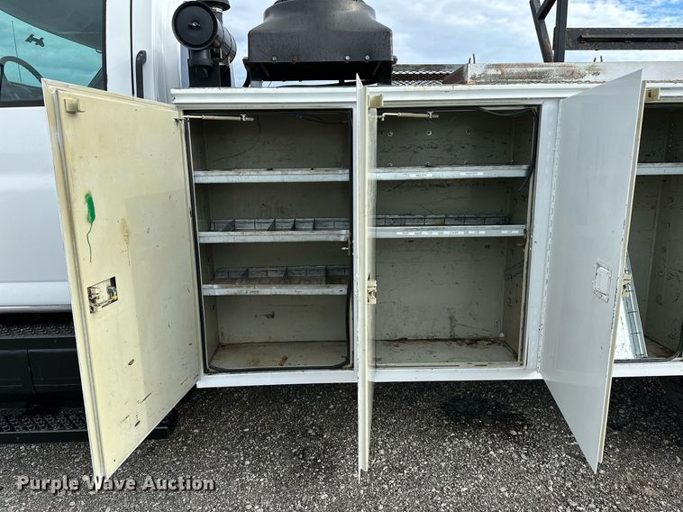 image for item NQ9401 2005 Chevrolet  C7500 utility / service truck