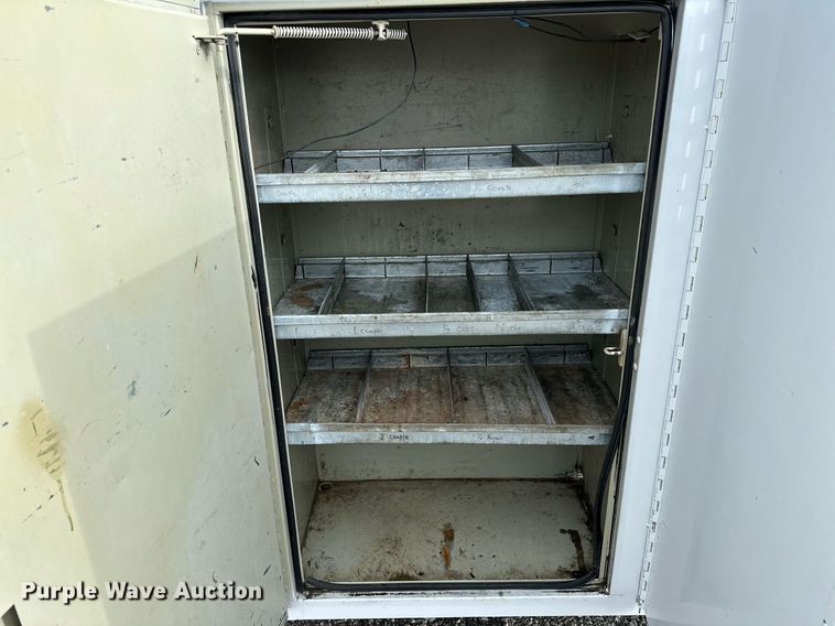 image for item NQ9401 2005 Chevrolet  C7500 utility / service truck