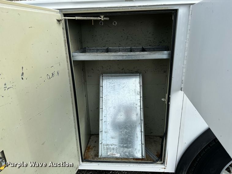 image for item NQ9401 2005 Chevrolet  C7500 utility / service truck