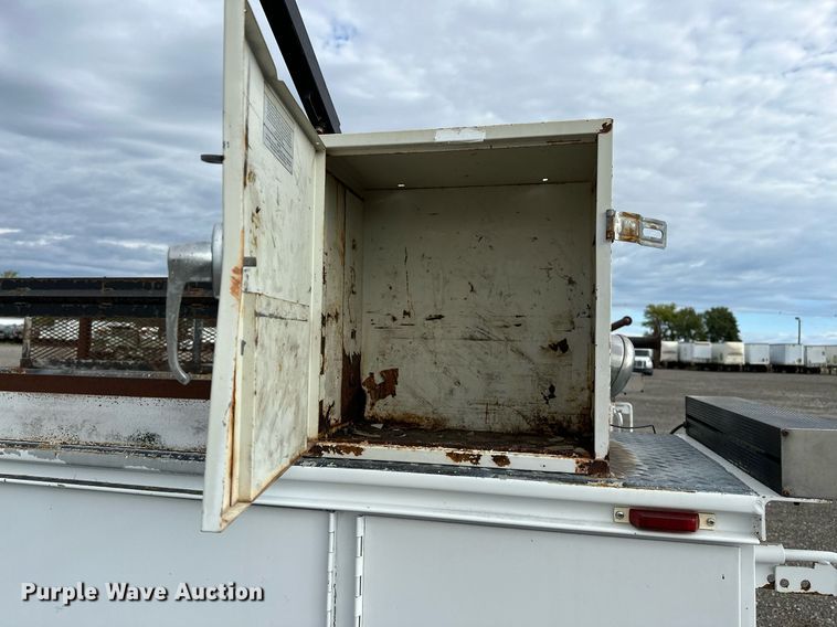 image for item NQ9401 2005 Chevrolet  C7500 utility / service truck