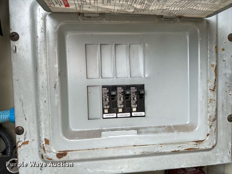 image for item NQ9401 2005 Chevrolet  C7500 utility / service truck