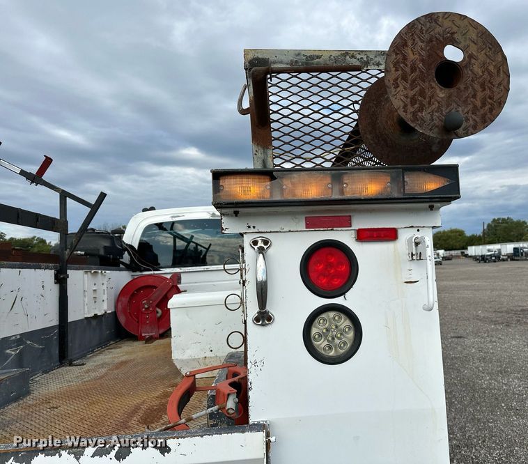 image for item NQ9401 2005 Chevrolet  C7500 utility / service truck