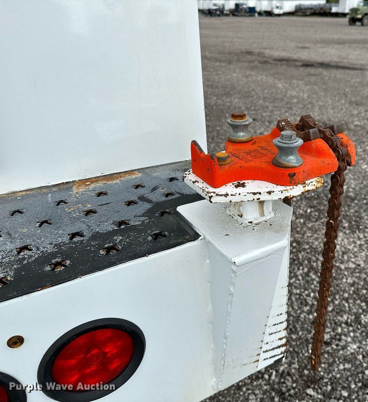 image for item NQ9401 2005 Chevrolet  C7500 utility / service truck