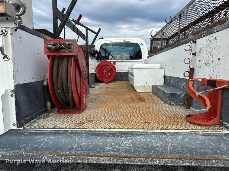 image for item NQ9401 2005 Chevrolet  C7500 utility / service truck