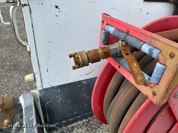 image for item NQ9401 2005 Chevrolet  C7500 utility / service truck