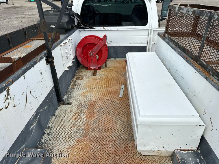 image for item NQ9401 2005 Chevrolet  C7500 utility / service truck