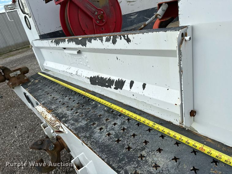 image for item NQ9401 2005 Chevrolet  C7500 utility / service truck