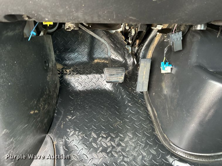 image for item NQ9401 2005 Chevrolet  C7500 utility / service truck