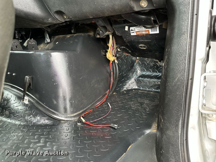 image for item NQ9401 2005 Chevrolet  C7500 utility / service truck