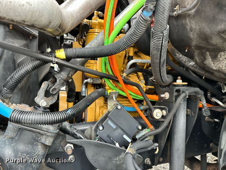 image for item NQ9401 2005 Chevrolet  C7500 utility / service truck