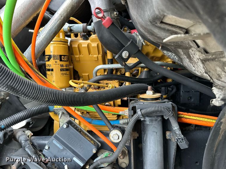 image for item NQ9401 2005 Chevrolet  C7500 utility / service truck