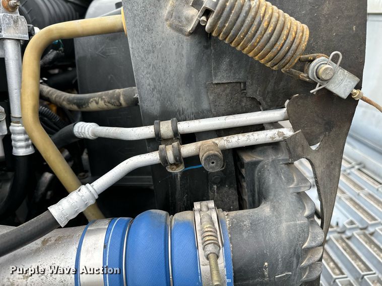 image for item NQ9401 2005 Chevrolet  C7500 utility / service truck