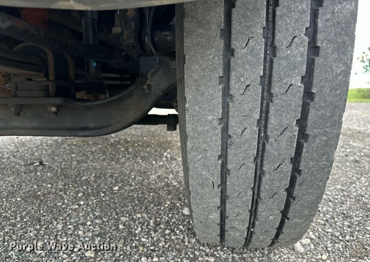 image for item NQ9401 2005 Chevrolet  C7500 utility / service truck