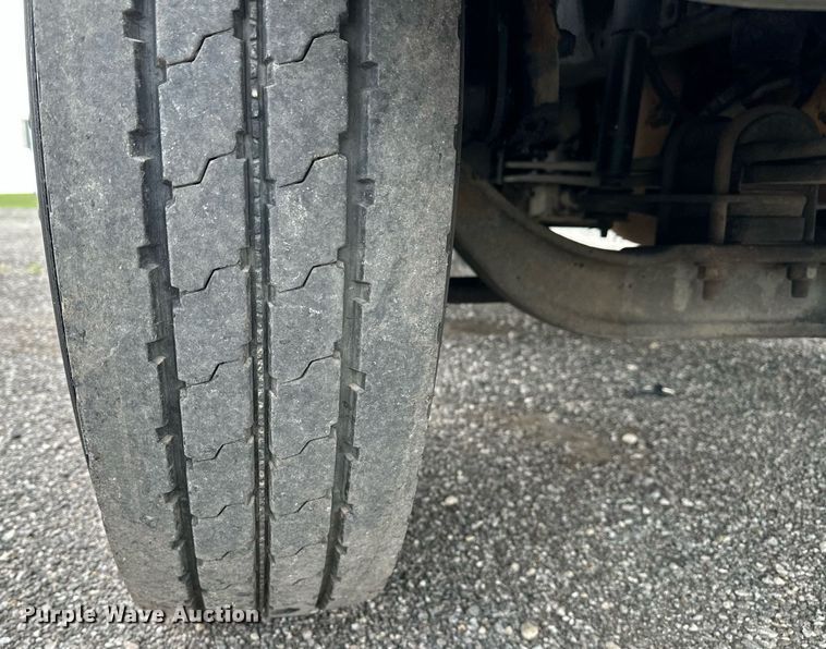 image for item NQ9401 2005 Chevrolet  C7500 utility / service truck