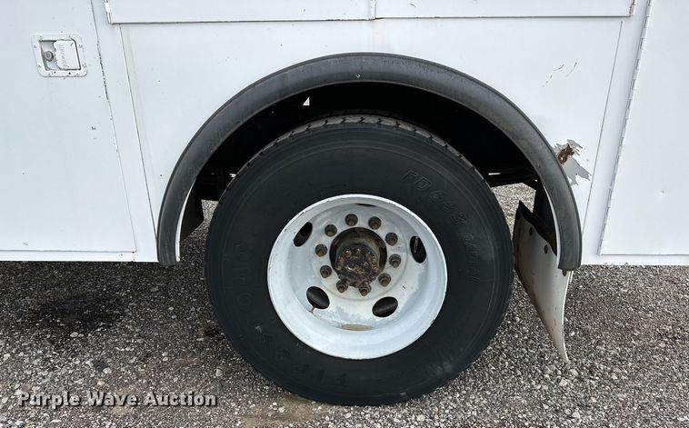 image for item NQ9401 2005 Chevrolet  C7500 utility / service truck