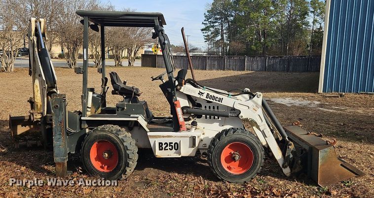 image for item NZ9123 2004 Bobcat B250 backhoe