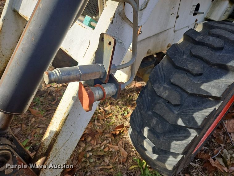 image for item NZ9123 2004 Bobcat B250 backhoe