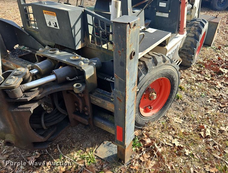 image for item NZ9123 2004 Bobcat B250 backhoe