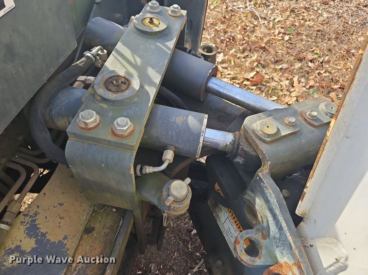 image for item NZ9123 2004 Bobcat B250 backhoe